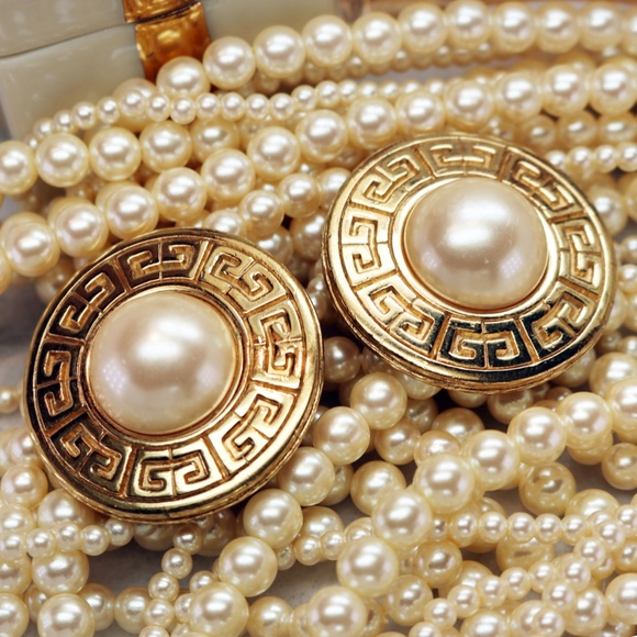 GIVENCHY VINTAGE 1980s Logo Pearl Earrings - Picture 3 of 16